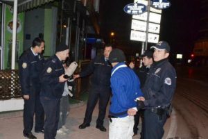 24 saat geçmeden yine hırsızlıktan yakalandı