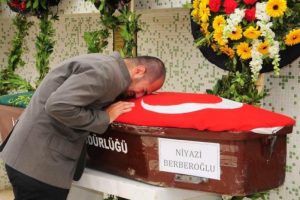Mayın kurbanı mühendis babaya son görev