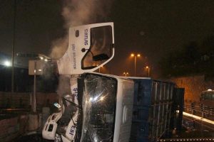 Bariyer faciayı önledi: 3 yaralı