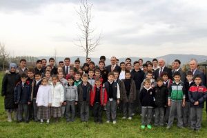 Öğrenciler Yeşil Bursa için Ağaç Dikti Öğrenciler Yeşil Bursa için Ağaç Dikti