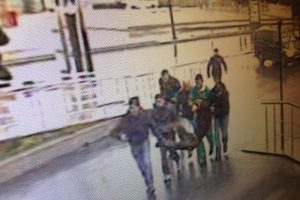''Sen kimin karısını kaçırıyorsun?''