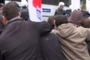 Eylemcilere polis müdahalesi!