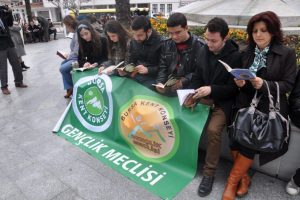 Şehrin göbeğinde kitap okudular