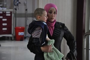 2 metreden düşen çocuk hastaneye kaldırıldı