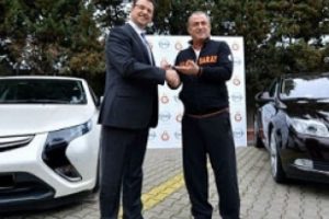Terim'e iki araç hediye edildi