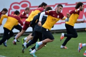 G.Saray'da Sneijder ayrı çalıştı!