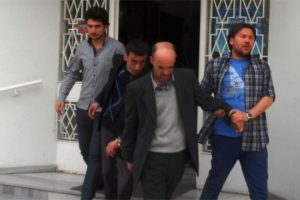 Bir günde 2 defa soymaya çalışırken yakalandılar