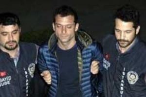 Özbizerdik: Tabancayı uzatırken kazayla patladı