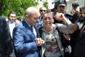 Bakan'ın cevabı kanser hastası kızı ağlattı