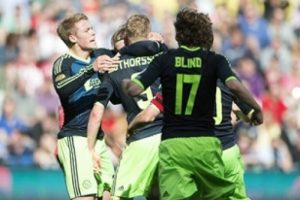Ajax'a PSV de dayanamadı!