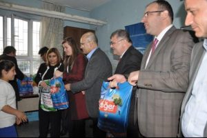 Şimşek'ten öğrencilere hediye