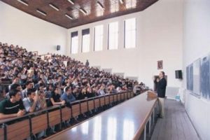 10 bin öğretim görevlisi işten çıkarılıyor