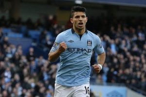 Manchester City, Aguero ile uzattı!