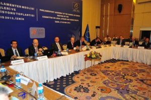 Yargı reformları İzmir'de tartışılıyor