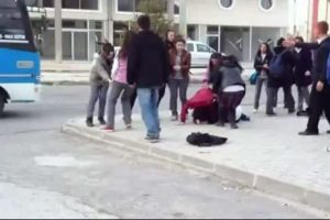 Liseli kızların kavgası kamerada