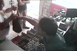 Tekel bayiinde gasp iddiasına gözaltı