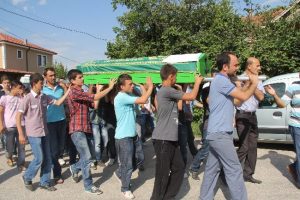 Son yolculuğuna sınıf arkadaşları uğurladı