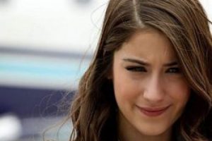 Hazal Kaya fazla kilolarının nedenini anlattı