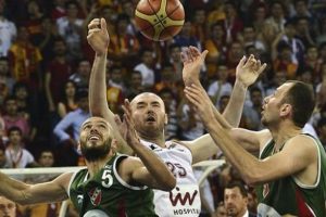 Galatasaray Karşıyaka'yı mağlup etti