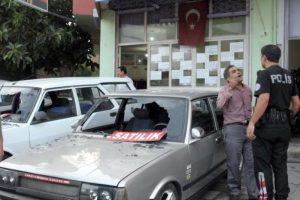 Oto galericiye sopalı saldırı