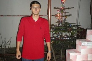 Liseli genç odasında ölü bulundu
