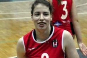 ''Ülkemde forma giymeye devam edeceğim''