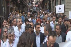 ''Beyoğlunu ya terket ya terket deniyor''