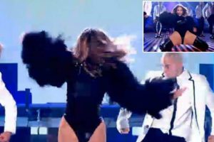 Jennifer Lopez'den muhteşem şov