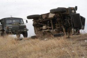 Van'da askeri araç devrildi: 4 yaralı