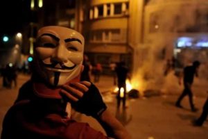 Gezi Parkı eylemcilerine sosyal medya darbesi