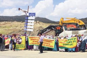 Valiler PKK'ya operasyonu engelledi!