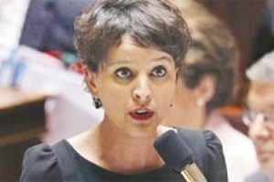 Bakan'a erotik tweet
