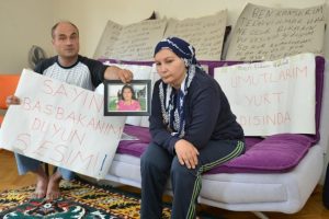 Tedavi olmak için Başbakan'dan yardım istedi