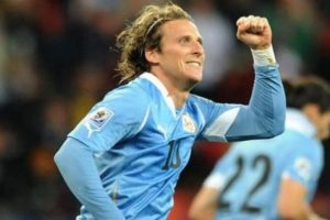Uruguay Lugano ve Forlan'la kazandı!