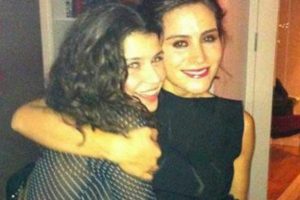 Beren Saat'e komşu oldu
