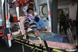 Kontrolden çıkan motosiklet devrildi