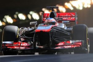 FIA, Mercedes'e cezayı kesti!