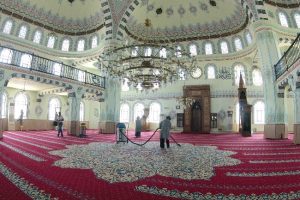 Camiler Ramazan ayı için hazırlanıyor