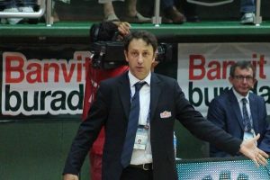 Orhun Ene Banvit'ten ayrıldı