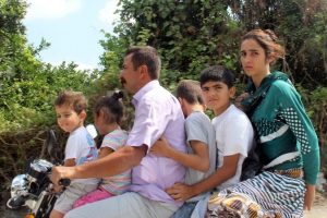 Bir motosiklette 6 kişi