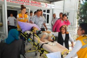 İkinci kat penceresinden düşen çocuk ağır yaralandı