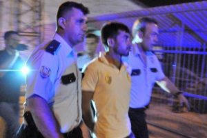 Zehir taciri polisten kaçamadı