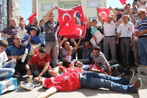 Keles'te yer yerinden oynadı