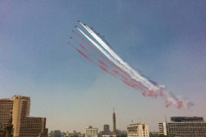 Tahrir Meydanı'nda askeri jetler şov yaptı