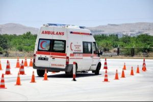 Acil tıp teknisyenlerine direksiyon eğitimi