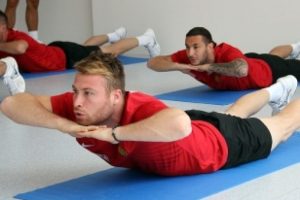 Es-Es fitness salonunda kuvvetleniyor!