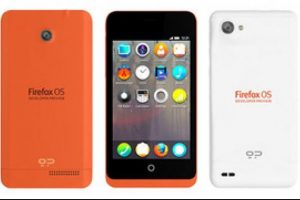 Beklenen telefon piyasada!