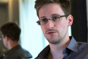 Snowden'a iki ülke sahip çıktı