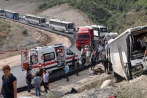 Manisa'da otobüs faciası: 22 yaralı