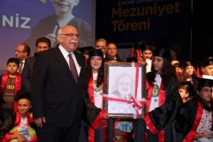 Minik öğrenciden Bakan Avcı'ya ilginç mektup
